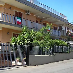 Couette-café Casansaldo, Giarre
